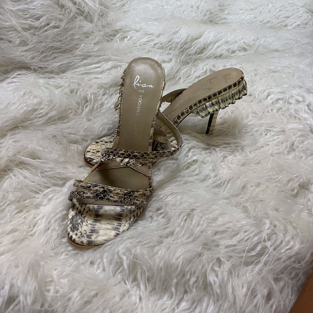Lisa for Donald Pliner Snakeskin 5" Heel
